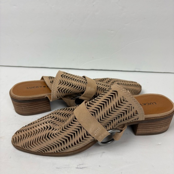 Lucky Brand Tan Beige Perforated Leather Mules Clogs Slides Women’s Size 8 - Picture 4 of 8